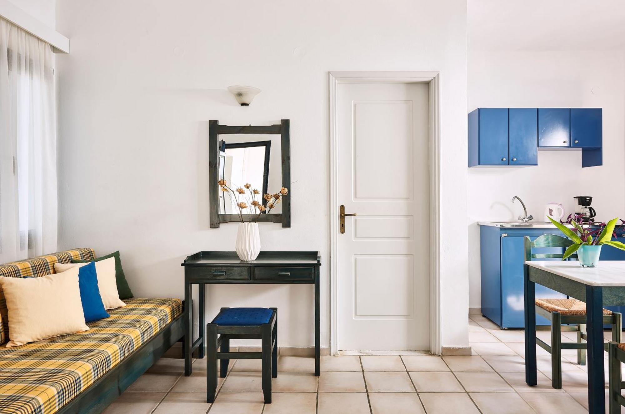 Eva Suites & Apartments Agia Marina Zimmer foto